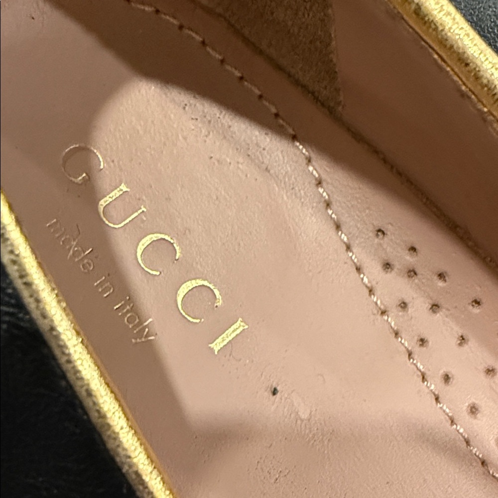 Gucci Black Leather Flats with Green and Red Stripe - Picture 3 of 10